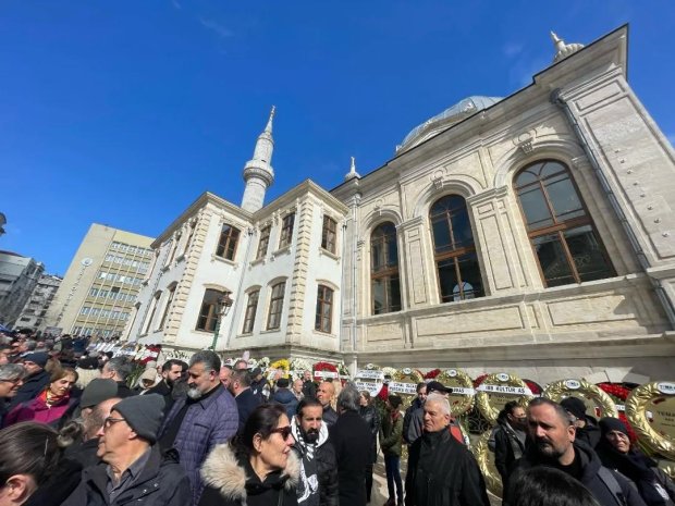 Belediye Başkanımız Sn. Mustafa Kenan Sarıtaş, Edip Akbayram’ın cenaze törenine katıldı.
