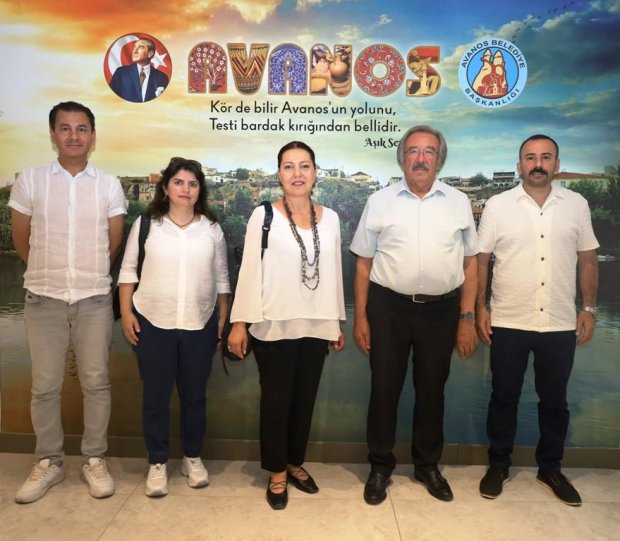 Erciyes Üniversitesi Rektörlük Güzel Sanatlar Bölüm Başkanı Sayın Öğr. Gör. Nihal Şengün ve akademisyenler Belediye Başkanımızı ziyaret ettiler.
