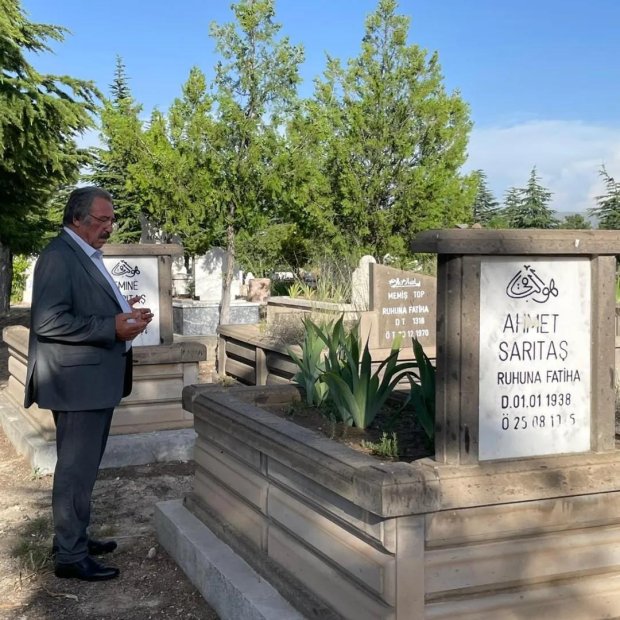 Belediye Başkanımız Avanos Kabristanlığını Ziyaret Ederek Vatandaşlarla Bayramlaştı