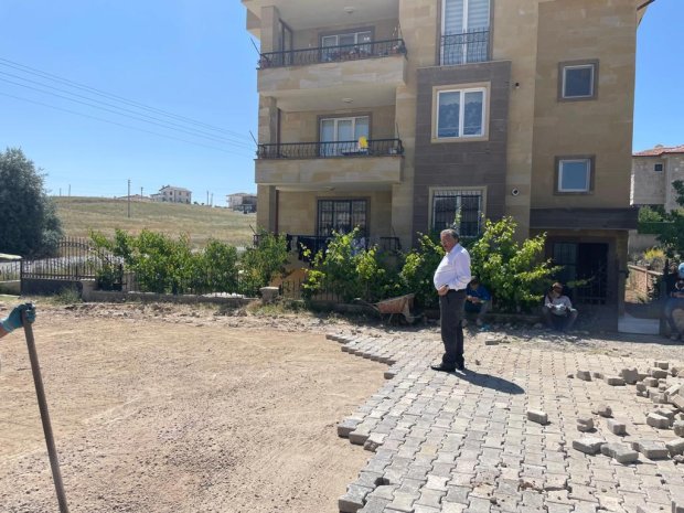 Belediye Başkanımız Sayın Mustafa Kenan Sarıtaş, belediyemiz tarafından ilçemiz genelinde yürütülen altyapı ve çevre düzenleme çalışmalarını sahada yerinde inceledi.