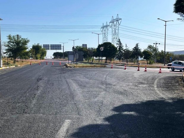 Belediye Başkanımız Sayın Mustafa Kenan Sarıtaş, İnönü Caddesi’nde sıcak asfalt çalışmalarının startını verdi.