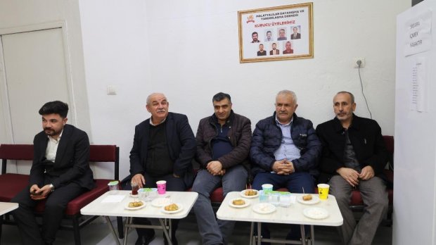 Belediye Başkanımız Sayın Mustafa Kenan Sarıtaş, Ramazan Bayramı dolayısıyla Malatyalılar Yardımlaşma ve Dayanışma Derneği’ni ziyaret ederek dernek üyeleriyle bayramlaştı.
