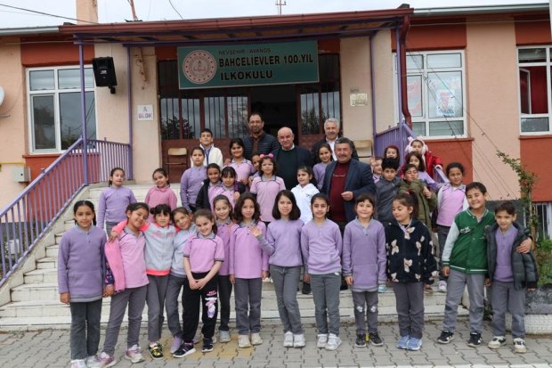 23 NİSAN’DA ÇOCUKLARA BAYRAM HEDİYESİ