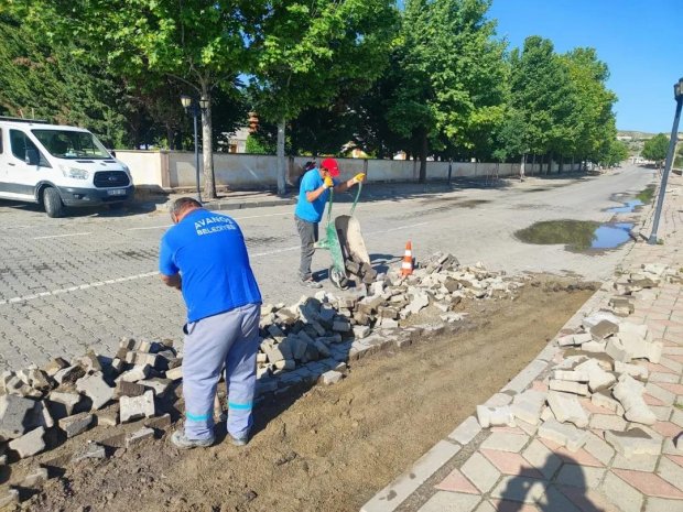 İlçemiz Genelinde Yol, Kaldırım ve Temizlik Çalışmaları Devam Ediyor