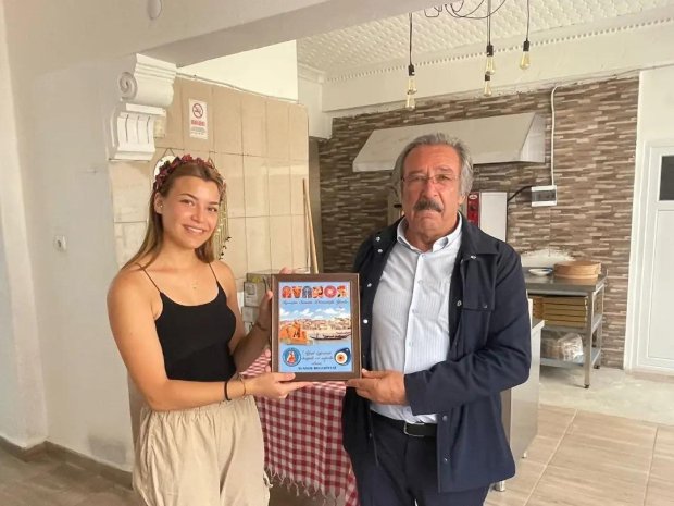 Belediye Başkanımız Mustafa Kenan Sarıtaş, Yeni Esnafımızın işyeri açılışını yaptı.
