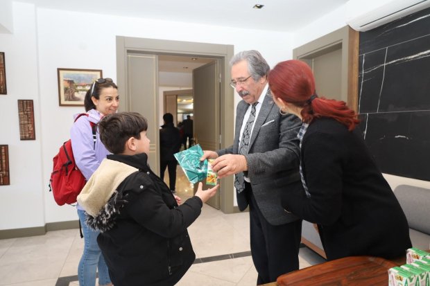 Alaeddin İlköğretim Okulu öğrencileri, Belediye Başkanımız Sn. Mustafa Kenan Sarıtaş’ı ziyaret ettiler.