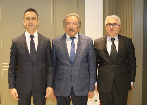 Ziraat Bankası Kırşehir Bölge Müdürü ve Avanos Şube Müdürü Belediye Başkanımız Sn. Mustafa Kenan Sarıtaş’a hayırlı olsun ziyaretinde bulundular