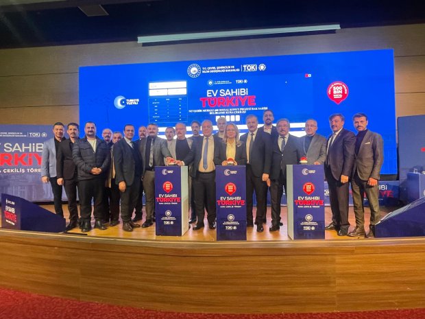 AVANOS 189 TOKİ SOSYAL KONUT KURA ÇEKİMİ YOĞUN KATILIMLA GERÇEKLEŞTİRİLDİ