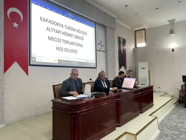 Kapadokya Turizm Bölgesi Altyapı Hizmet Birliği 2025 Yılı Kasım Ayı Olağan Meclis Toplantısı, Belediye Başkanımız Sayın Mustafa Kenan Sarıtaş’ın meclis başkanlığında gerçekleştirildi.