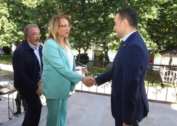 Belediye Başkanımız, Nevşehir Milletvekilimiz ve MHP Grup Başkan Vekili Prof. Dr. Filiz Kılıç ile birlikte Avanos Kaymakamımız Osman Bilici'yi ziyaret etti.