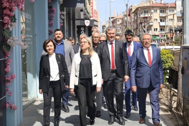Belediye Başkanımız Sayın Mustafa Kenan Sarıtaş, Nevşehir Vilayetler Evi'nde gerçekleştirilen il protokolü bayramlaşma programına katıldı.