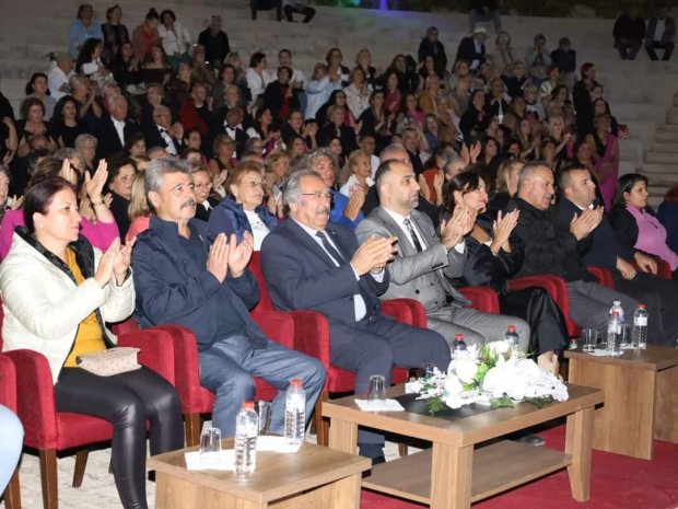 7. ULUSLARARASI TÜRK MÜZİĞİ KOROLAR FESTİVALİ AVANOS'TA GERÇEKLEŞTİRİLDİ.