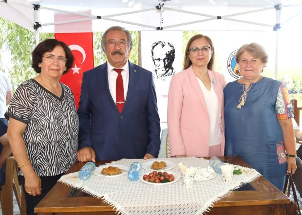 Nevşehir Milletvekilimiz Sn. Prof. Dr. Filiz Kılıç ve Belediye Başkanımızın Ev Sahipliğinde Bayramlaşma Gerçekleştirildi