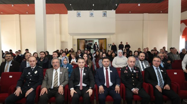 18 Mart Şehitleri Anma Günü ve Çanakkale Deniz Zaferi anma programı düzenlendi.