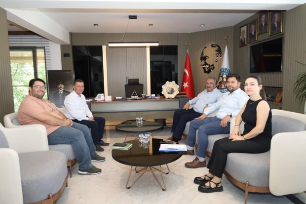Nevşehir İl Tarım ve Orman Müdürü Sayın Özgür Memiş, Belediye Başkanımız Sayın Mustafa Kenan Sarıtaş’ı makamında ziyaret etti.