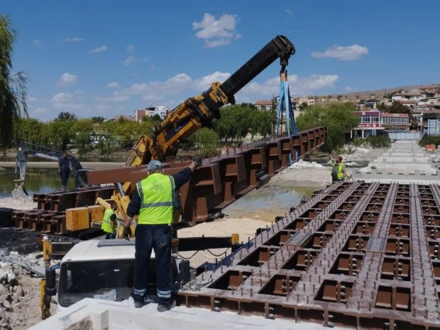 Köprümüzün çalışmaları ile ilgili tüm gelişmeleri ve çalışmaları halkımız adına yakından takip ederek; gerekli tüm desteği sağlıyoruz.