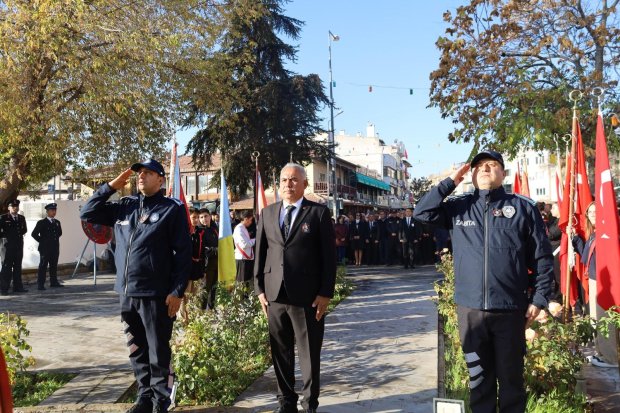 10 Kasım’da Ata’mızı Saygı, Özlem ve Minnetle Andık