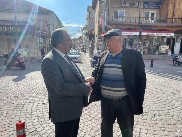 Belediye Başkanımız Sn. Mustafa Kenan Sarıtaş, çarşı merkezinde vatandaşlarımızla bir araya gelerek sohbet etti.