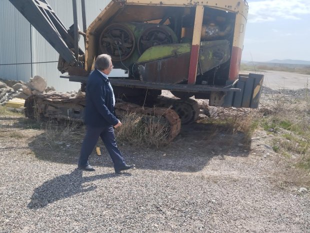 Belediye Başkanımız Sayın Mustafa Kenan Sarıtaş yakında işletmeye açacağımız kum ocağı işletme tesisimizde incelemelerde bulundu.