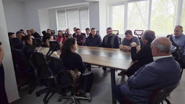 BELEDİYE BAŞKANIMIZ TÜM PERSONELİ GÖREVE ÇAĞIRDI: KIZILIRMAK ÇEVRESİNDE TEDBİRLER ARTIRILDI