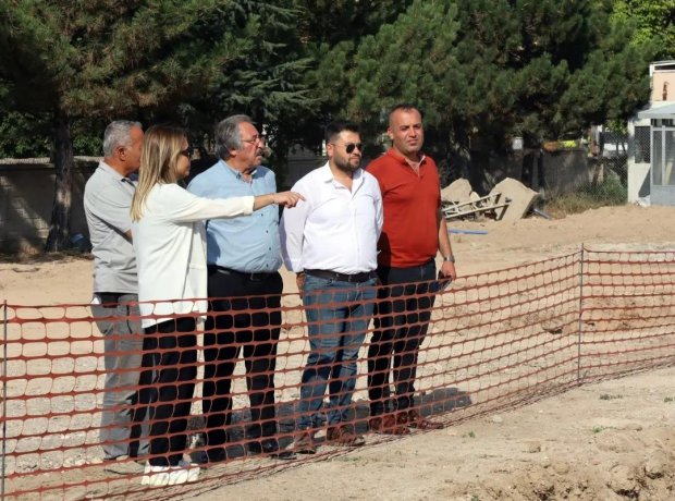 Belediye Başkanımız Mustafa Kenan Sarıtaş, MHP TBMM Grup Başkan Vekili ve Nevşehir Milletvekilimiz Prof. Dr. Filiz Kılıç’la birlikte yeni Hükümet Konağı’nın temel atma çalışmalarını yerinde incelediler.