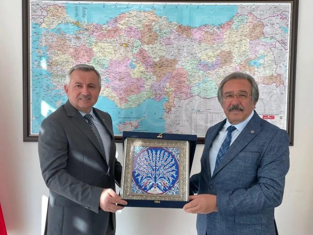 Belediye Başkanımız Mustafa Kenan SARITAŞ, Moldova Cumhuriyeti Ankara Büyükelçisi Dmitri Croitor' u konsolosluk makamında ziyaret etti