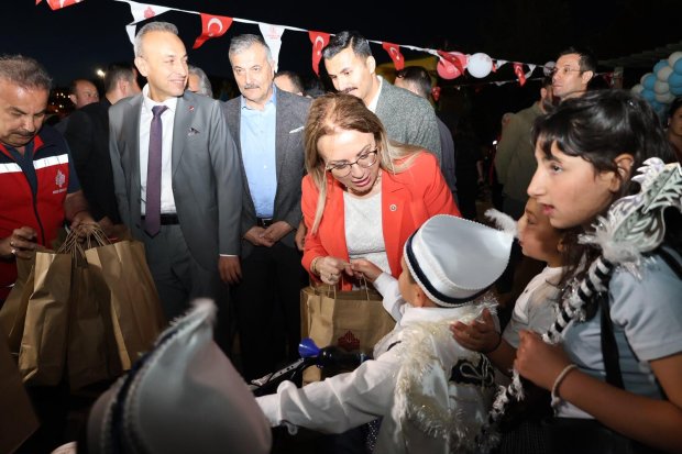 KAYSERİ VAKIFLAR BÖLGE MÜDÜRLÜĞÜ TARAFINDAN AVANOS'TA TOPLU SÜNNET ŞÖLENİ GERÇEKLEŞTİRİLDİ