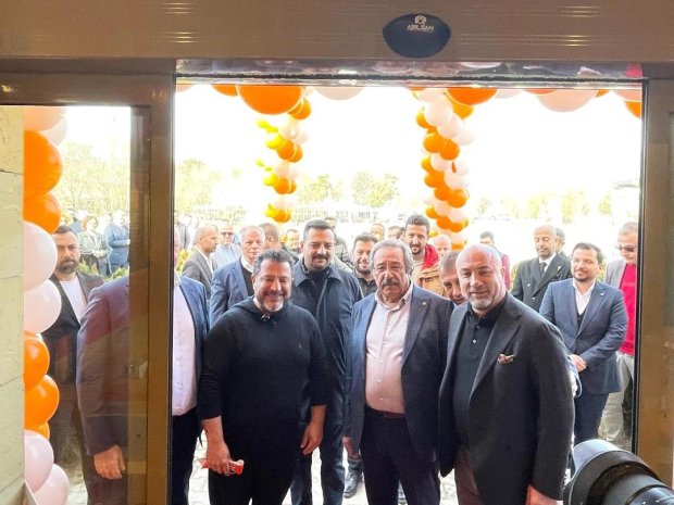 Midyeci Ahmet Kızılırmak Kenarında Yeni İşyerini Açtı.