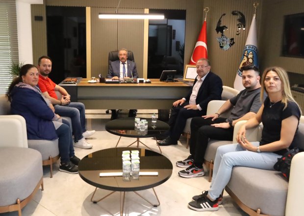 Özkonak Belediye Başkanı Sn. Abdulkadir Macit Belediye Başkanımız Sn. Mustafa Kenan Sarıtaş’a hayırlı olsun ziyareti.