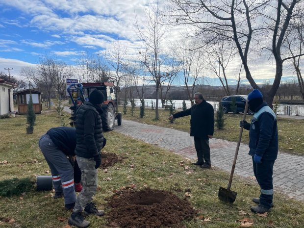 BELEDİYE BAŞKANIMIZ SAHADA ÇALIŞMALARI YERİNDE İNCELEDİ