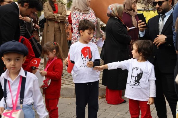 Cumhuriyetimizin 102. yılı etkinlikleri kapsamında, Avanos Mutlu Çocuk Anaokulu tarafından Cumhuriyet Korteji Yürüyüşü ve Çocuk Şenliği etkinliği düzenlendi.