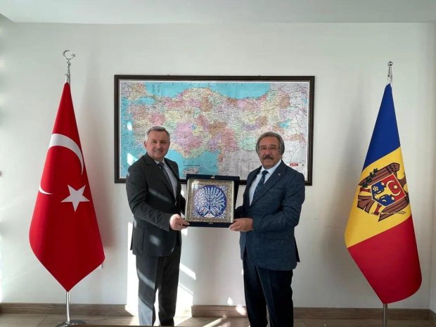 Belediye Başkanımız Mustafa Kenan SARITAŞ, Moldova Cumhuriyeti Ankara Büyükelçisi Dmitri Croitor' u konsolosluk makamında ziyaret etti