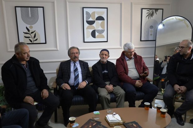 Belediye Başkanımız Sayın Mustafa Kenan Sarıtaş, Diyetisyen Sayın Nimet Yavuz’un işyeri açılışını gerçekleştirdi.