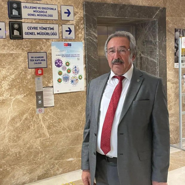 Belediye Başkanımız Mustafa Kenan SARITAŞ Çevre, Şehircilik ve İklim Değişikliği Bakanlığından Belediyemize kazandırdığımız çöp toplama ve yol süpürme araçlarımızın yüklenici firmadan, araçların üst ekipmanlarını yapacak olan firmaya nakli sağlanmıştır.