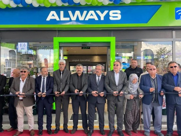 Belediye Başkanımız Mustafa Kenan SARITAŞ, Ankara - Kayseri yolu üzeri Çalış Kasabamızda faaliyete başlayan Azimli Petrol isimli işyerinin açılış törenine katıldı.