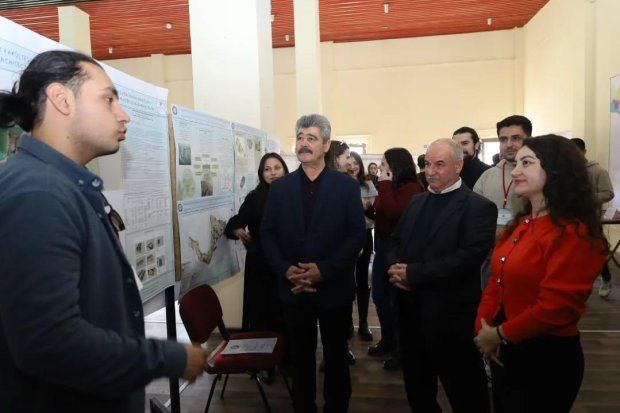 Gazi Üniversitesi Şehir ve Bölge Planlama Bölümü öğrencilerinin tasarım olarak 2040 yılı için Avanos’u planlama çalışmalarını içeren serginin açılışı yapıldı.