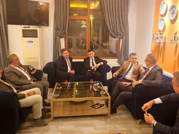 Belediye Başkanımız Mustafa Kenan Sarıtaş, TBMM MHP Grup Başkanvekili, Nevşehir Milletvekili Prof.Dr. Filiz Kılıç ve Avanos Kaymakamı Osman Bilici ile birlikte EkoAvrasya Vakfı mütevelli heyeti üyesi Ömer Önal'ın davetlisi olarak bir dizi temaslarda bulun
