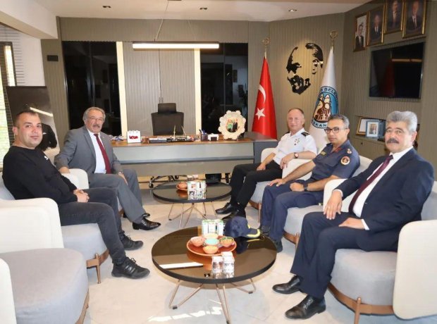 Nevşehir İl Jandarma Komutanı Jan. Kıd. Albay Numan ÖKSÜZ, Avanos İlçe Jandarma Komutanı J. Binbaşı İsmail HORZUM ile birlikte Belediye Başkanımız Mustafa Kenan SARITAŞ'I ziyaret etti.