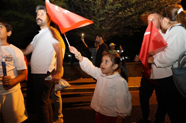 15 TEMMUZ DEMOKRASİ VE MİLLÎ BİRLİK GÜNÜ, İLÇEMİZDE BÜYÜK BİR COŞKU VE ANLAM YÜKLÜ BİR PROGRAMLA ANILDI