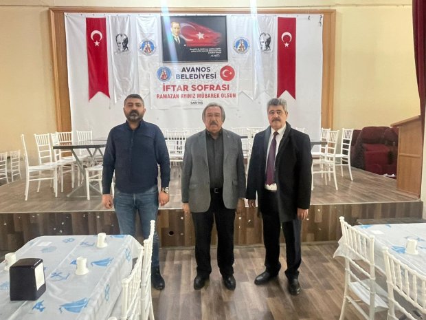 Belediye Başkanımız Sayın Mustafa Kenan Sarıtaş, Ramazan ayı dolayısıyla belediye toplantı salonunda vatandaşlarımıza verilecek iftar yemeği hazırlıklarını yerinde inceleyerek yürütülen çalışmaları kontrol etti.
