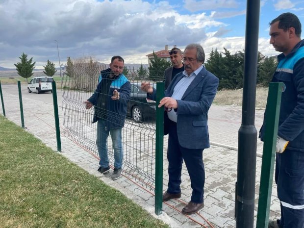 Belediye Başkanımız Sayın Mustafa Kenan Sarıtaş, belediyemize ait iş sahalarında sürdürülen çalışmaları yerinde inceledi.