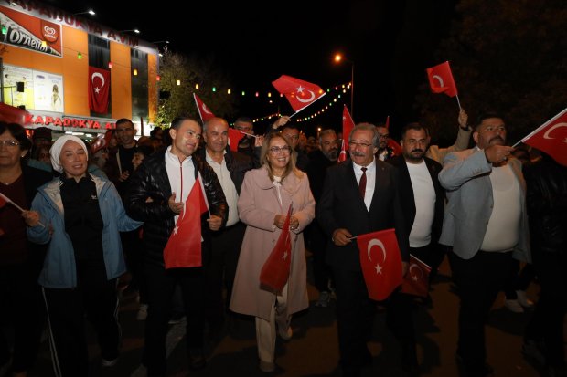 29 Ekim Cumhuriyet Bayramı kutlamaları kapsamında, Fener Alayı ve Kortej Yürüyüşü Gerçekleştirildi
