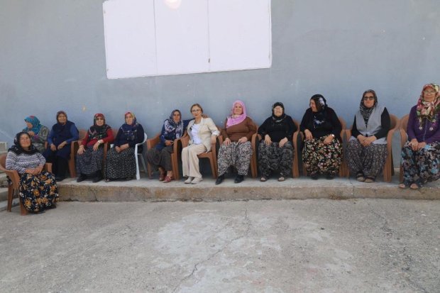 TBMM MHP Grup Başkanvekili ve Nevşehir Milletvekilimiz Sayın Prof. Dr. Filiz Kılıç, Belediye Başkanımız Sayın Mustafa Kenan Sarıtaş, MHP heyeti ile birlikte Karacauşağı Köyü, Kalaba Belediyesi ve Sarılar Köyü’ne ziyarette bulunuldu.