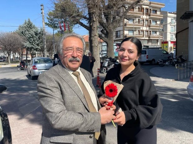 Belediye Başkanımız Sayın Mustafa Kenan Sarıtaş, 14 Mart Tıp Bayramı Dolayısıyla Sağlık Çalışanlarını Ziyaret Etti.