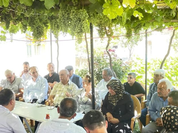 MHP Nevşehir Milletvekilimiz Grup Başkanvekili Prof. Dr. Filiz Kılıç, Belediye Başkanımız Mustafa Kenan Sarıtaş, MHP Nevşehir İl Başkanı Ali Akkoç ile beraber Kozaklı ilçesi Abdi Köyünde şehidimiz Ahmet Şahan’ın evini ziyaret ettiler.