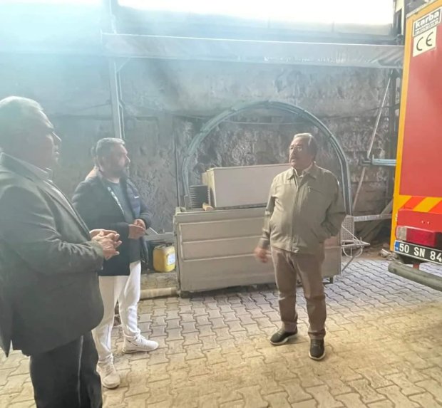 Belediye Başkanımız Mustafa Kenan Sarıtaş Belediye iş ocakları, marangozhane ve Sanayi bölgesinde devam eden temizlik çalışmalarını yerinde inceledi.