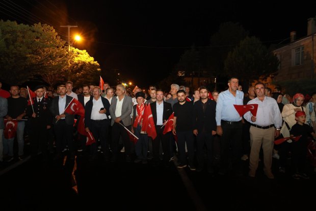 15 TEMMUZ DEMOKRASİ VE MİLLÎ BİRLİK GÜNÜ, İLÇEMİZDE BÜYÜK BİR COŞKU VE ANLAM YÜKLÜ BİR PROGRAMLA ANILDI