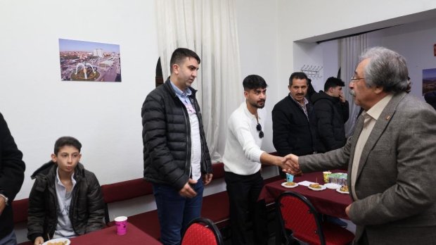 Belediye Başkanımız Sayın Mustafa Kenan Sarıtaş, Ramazan Bayramı dolayısıyla Malatyalılar Yardımlaşma ve Dayanışma Derneği’ni ziyaret ederek dernek üyeleriyle bayramlaştı.