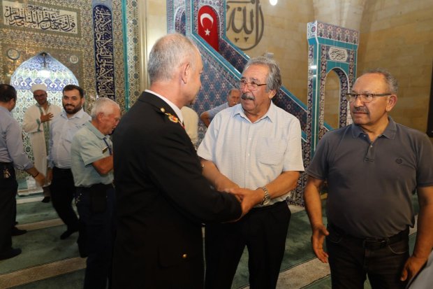15 TEMMUZ DEMOKRASİ VE MİLLÎ BİRLİK GÜNÜ'NDE AZİZ ŞEHİTLERİMİZ DUALARLA YÂD EDİLDİ