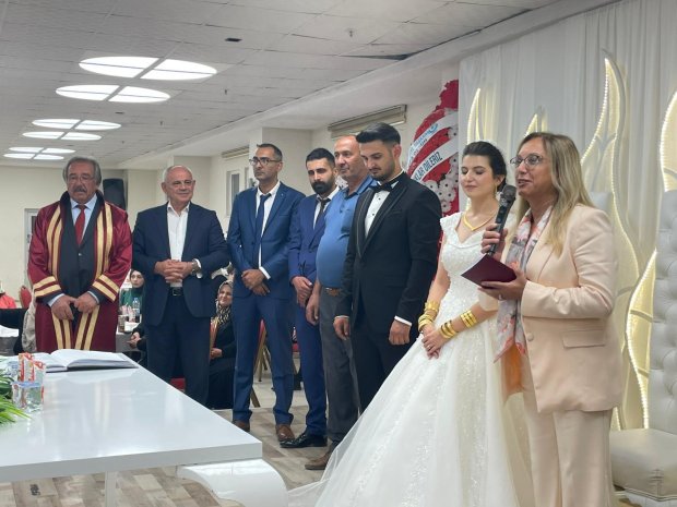 Belediye Başkanımız Sayın Mustafa Kenan Sarıtaş, MHP Nevşehir İl Başkanı Sayın Adnan Doğu'nun kızının nikahını kıydı.
